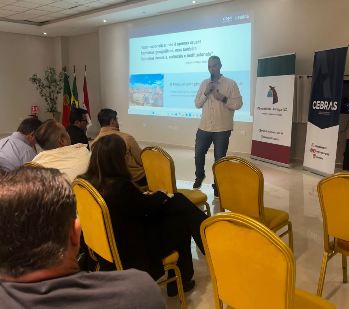 Reunião executiva de negócios demonstrando experiência e credibilidade